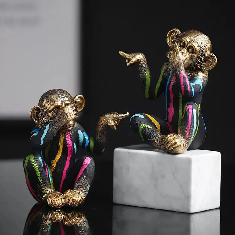 Banksy-Monkey-Statue-Decorfaure-25801612.jpg