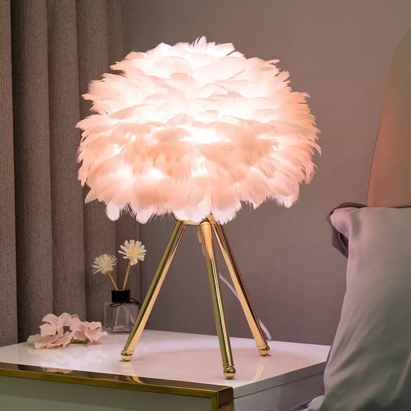 Belevue-Goose-Feather-Lamp-Decorfaure-1685707100.jpg