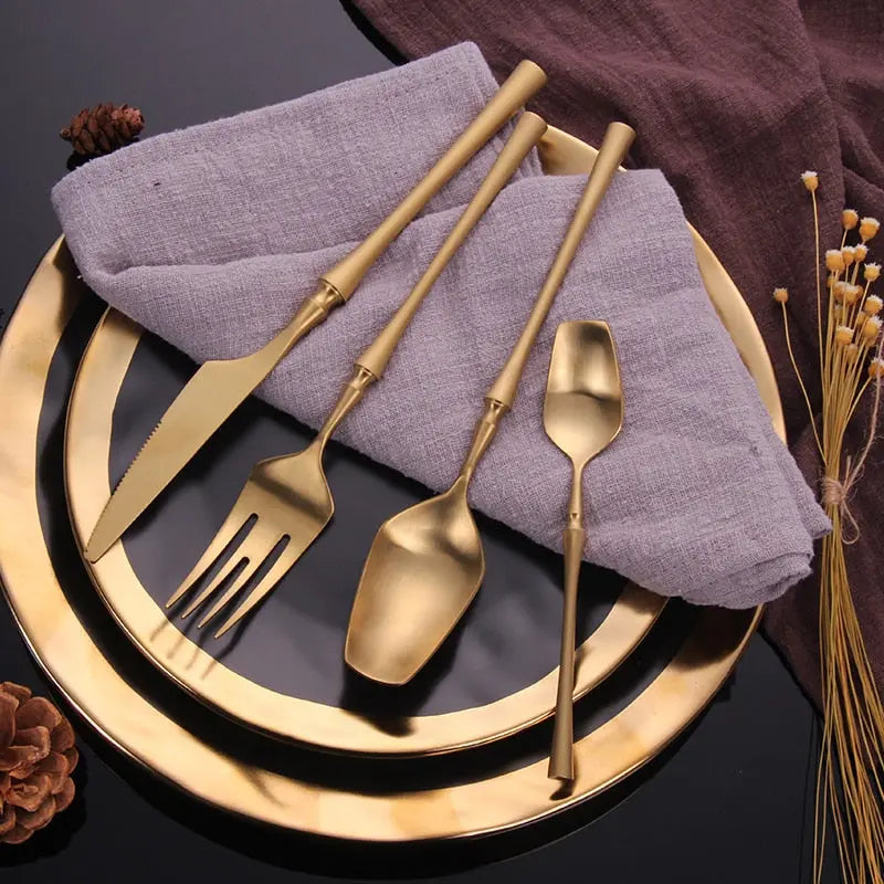 Bragi-Designer-Flatware-Decorfaure-1685701844.jpg
