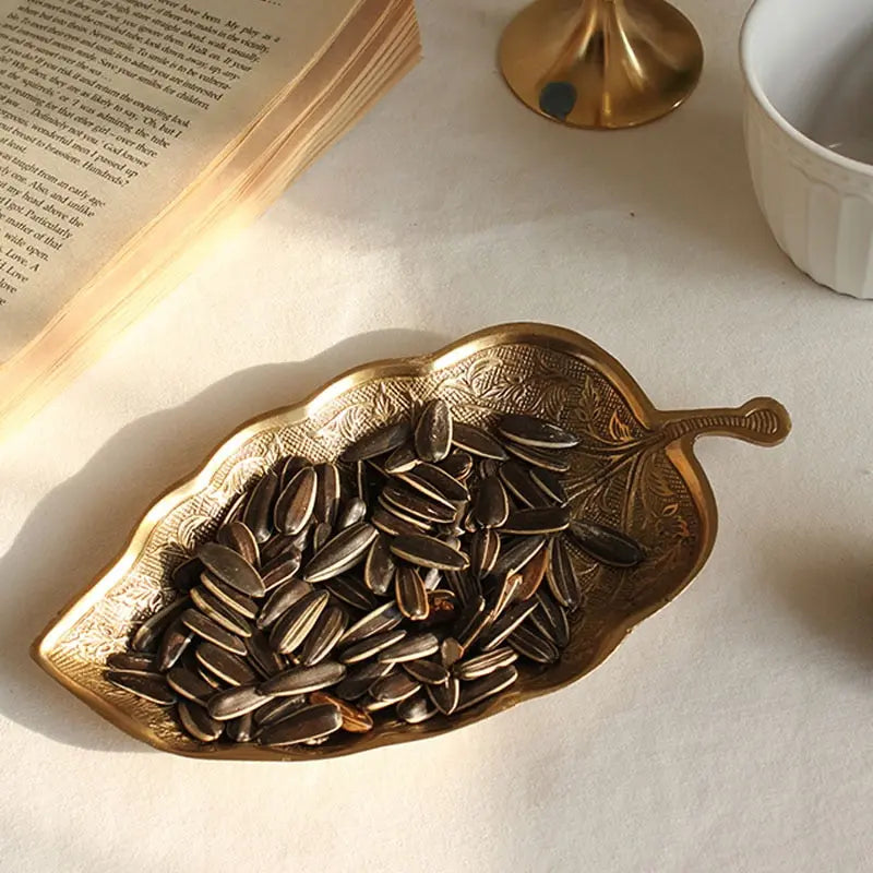 Brass-Storage-Tray-Decorfaure-1685705069.jpg