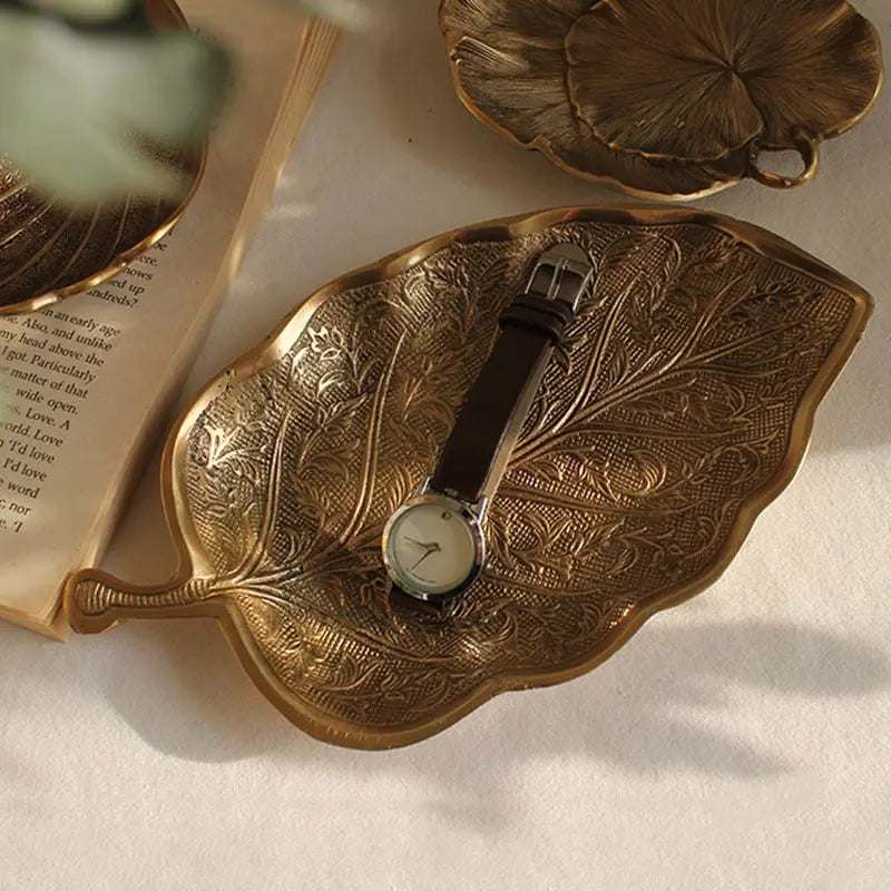 Brass-Storage-Tray-Decorfaure-1685705205.jpg