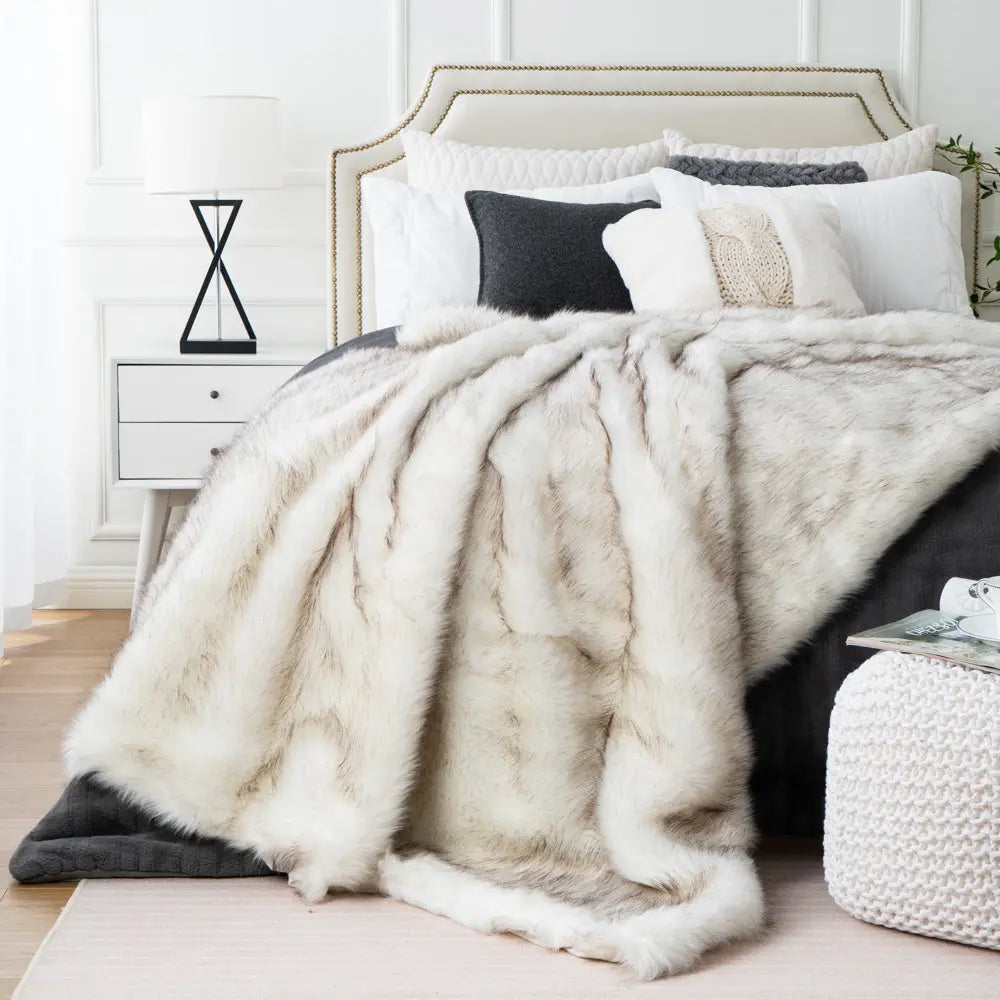 Faux-Fur-Ombre-Throw-Decorfaure-1685712738.jpg