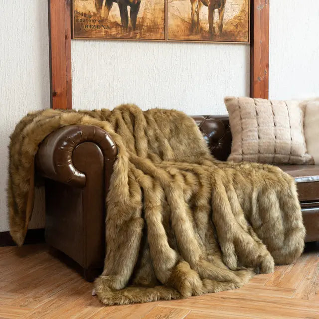 Faux-Fur-Ombre-Throw-Decorfaure-1685712779.jpg