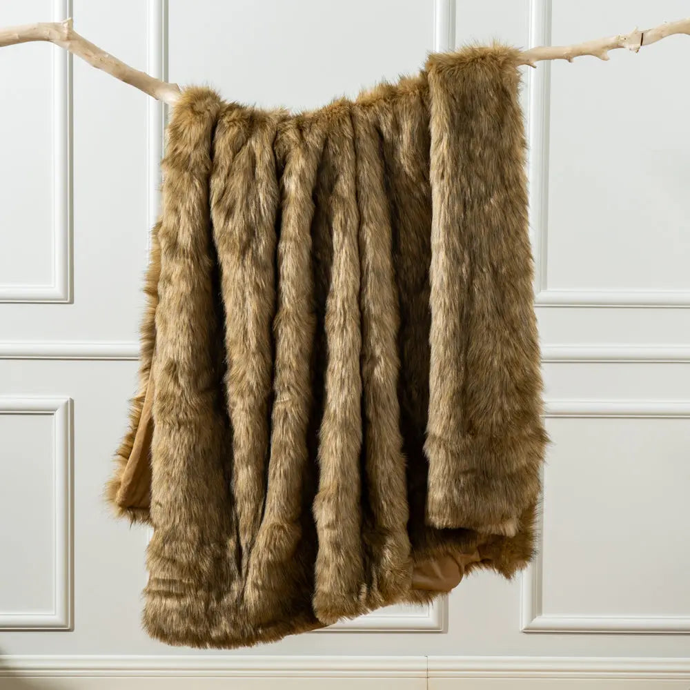 Faux-Fur-Ombre-Throw-Decorfaure-1685712794.jpg