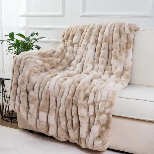 Faux-Fur-Ombre-Throw-Decorfaure-1685712892.jpg