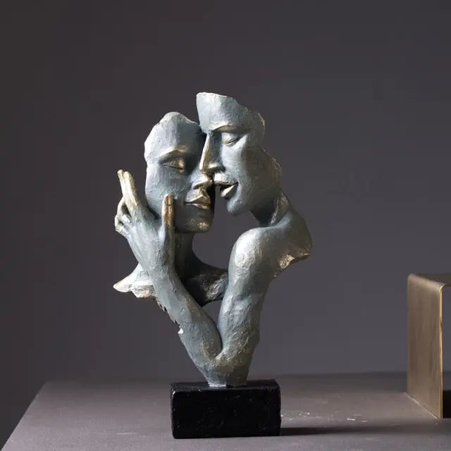 Handcrafted-Face-Sculptures-Decorfaure-1685703194.jpg