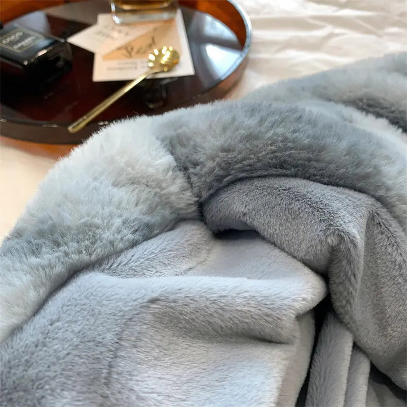 Luxury-Faux-Fur-Throw-Decorfaure-1685713060.jpg
