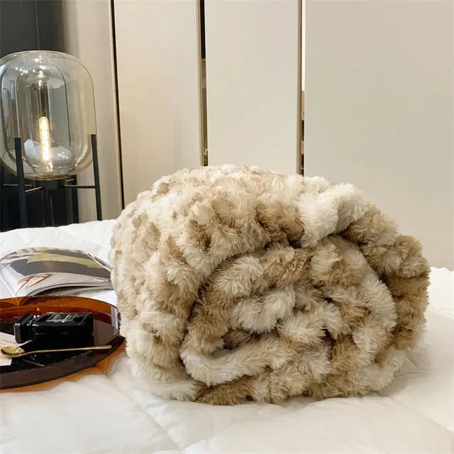 Luxury-Faux-Fur-Throw-Decorfaure-1685713248.jpg