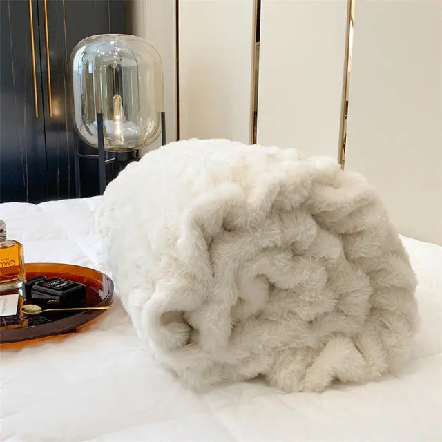 Luxury-Faux-Fur-Throw-Decorfaure-1685713293.jpg