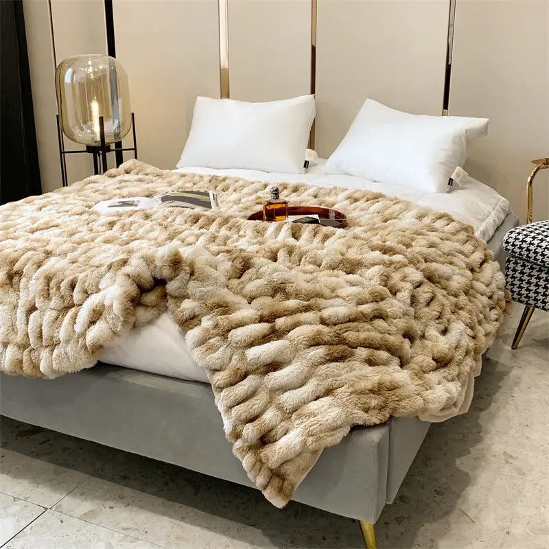 Luxury-Faux-Fur-Throw-Decorfaure-1685713521.jpg