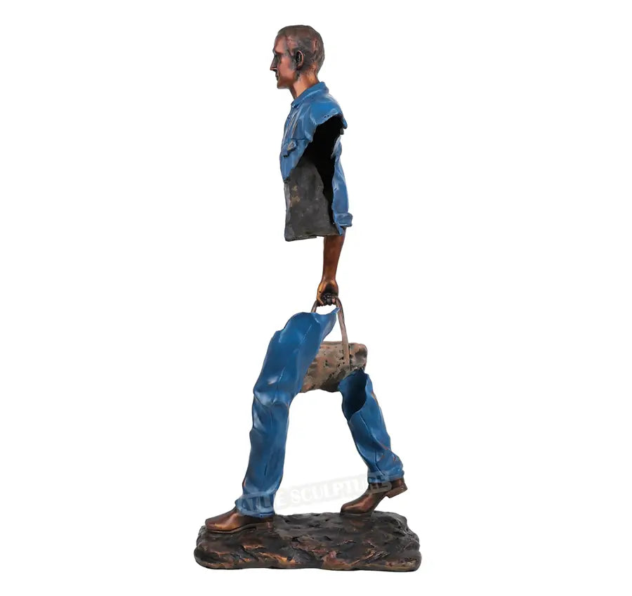 Travelling-Man-Statue-By-Bruno-Catalano-Decorfaure-1685712581.jpg