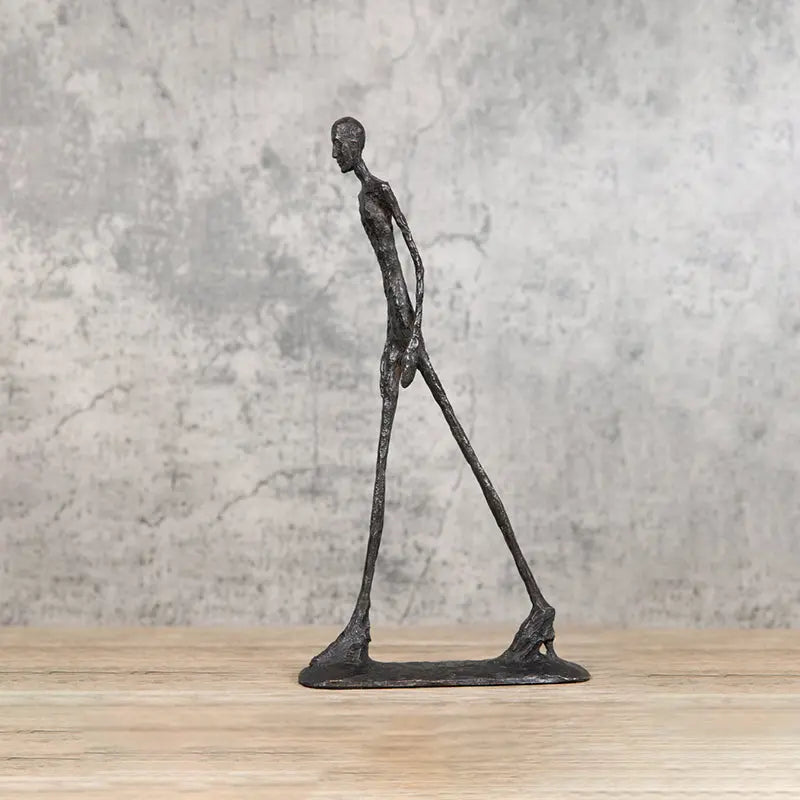 Walker-Statue-Decorfaure-1685713167.jpg