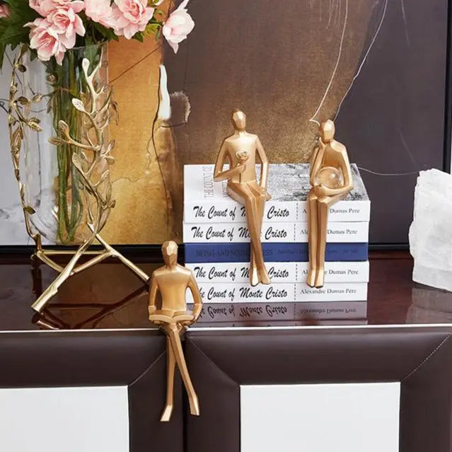 Walter-Sculpture-Decorfaure-1685711588.jpg